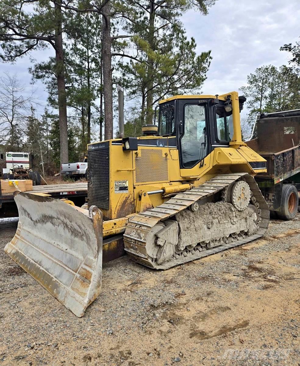 CAT D6M XL Buldooserid