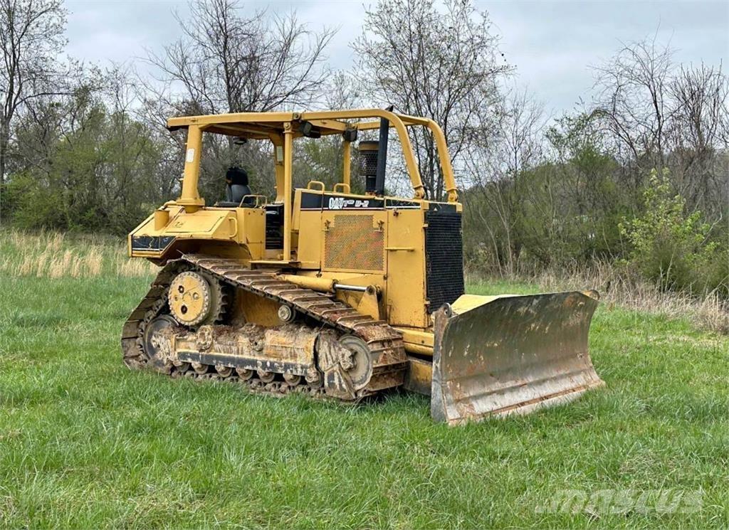 CAT D6M XL Buldooserid