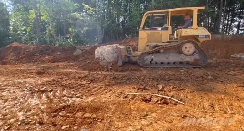 CAT D6M XL Buldooserid