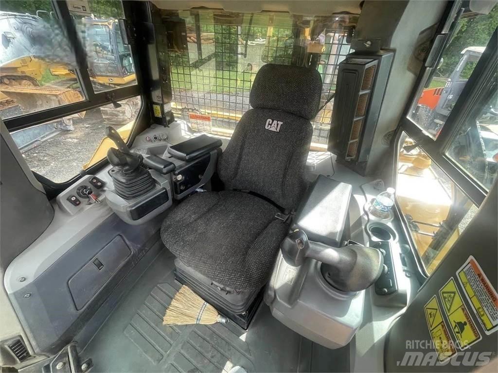 CAT D7E Buldooserid