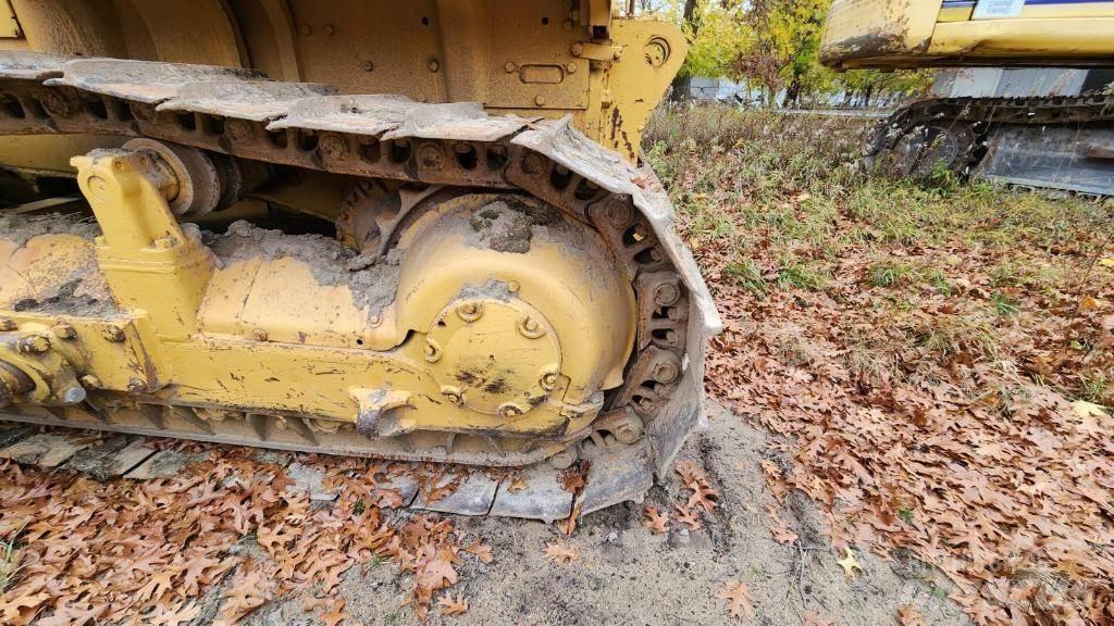 CAT D7F Buldooserid