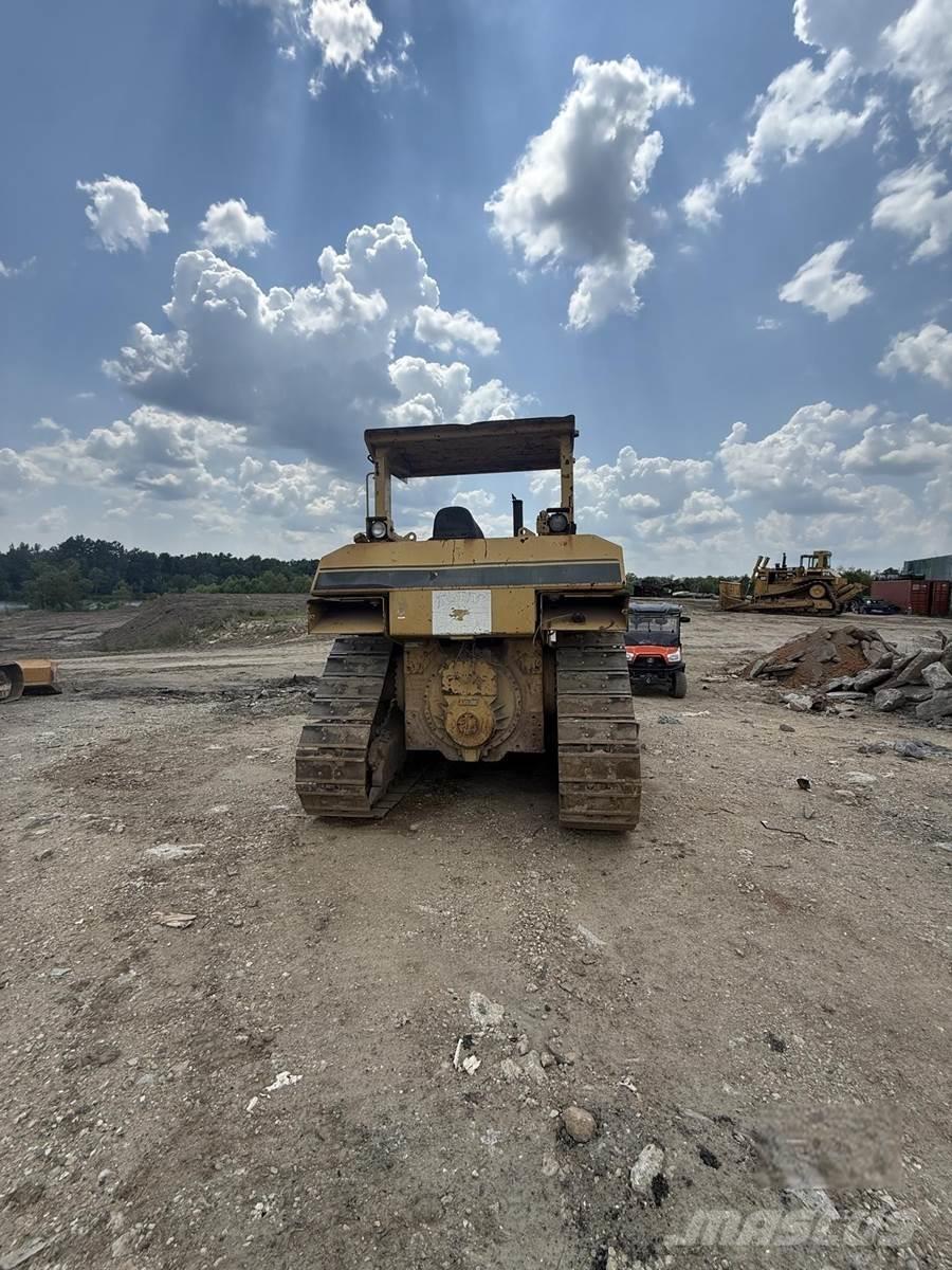 CAT D7H Buldooserid