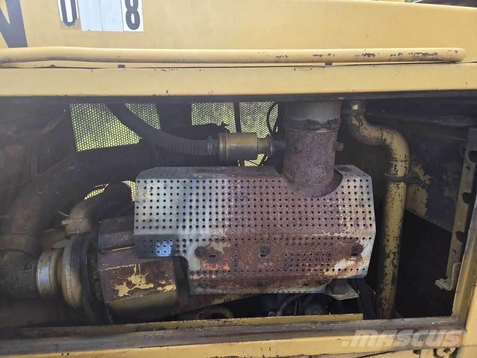 CAT D8N Buldooserid