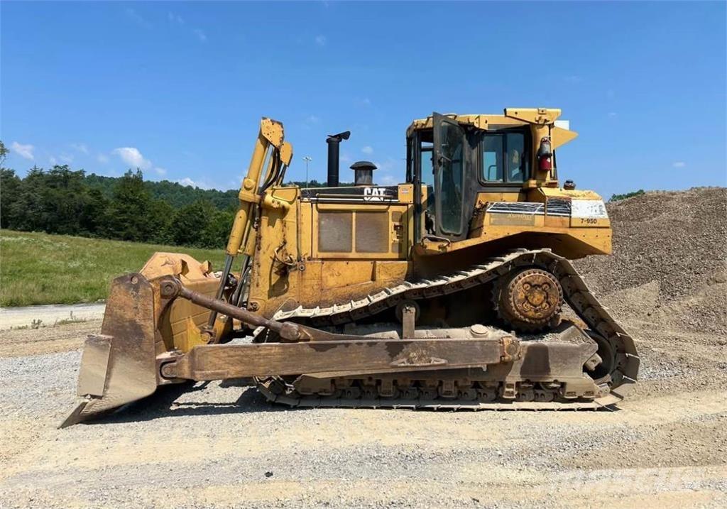 CAT D8N Buldooserid