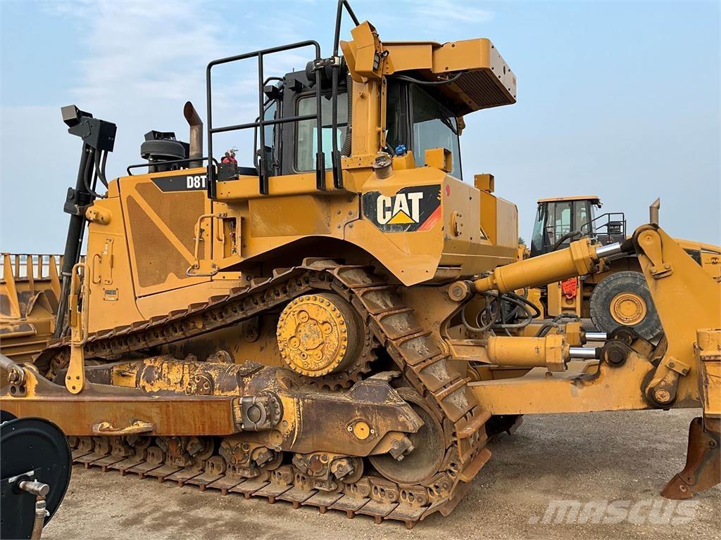 CAT D8T Buldooserid