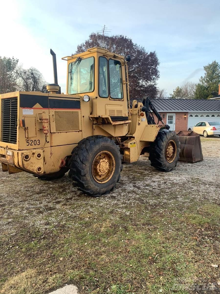 CAT IT18B Rataslaadurid