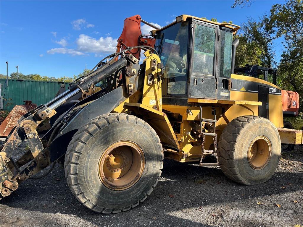 CAT IT38G Rataslaadurid