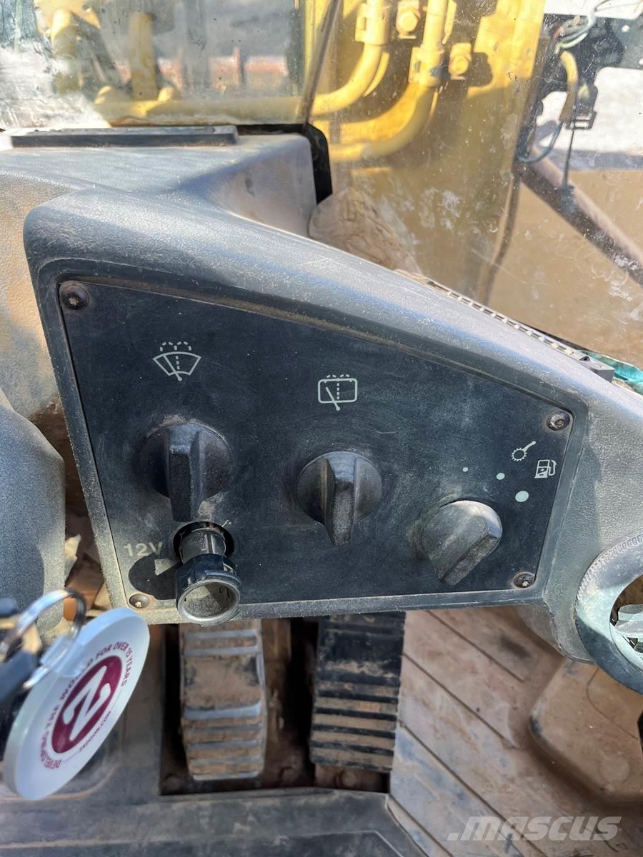 CAT IT38G Rataslaadurid