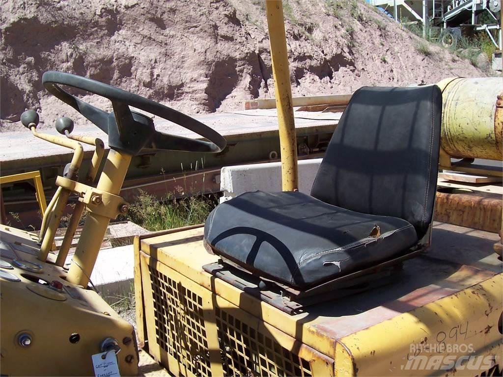 CAT T100C Kahveltõstukid - muud