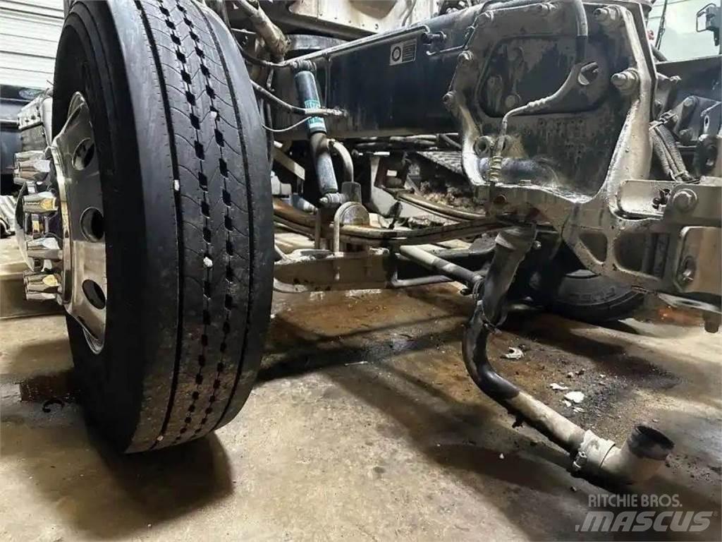  Dana 367 Sillad