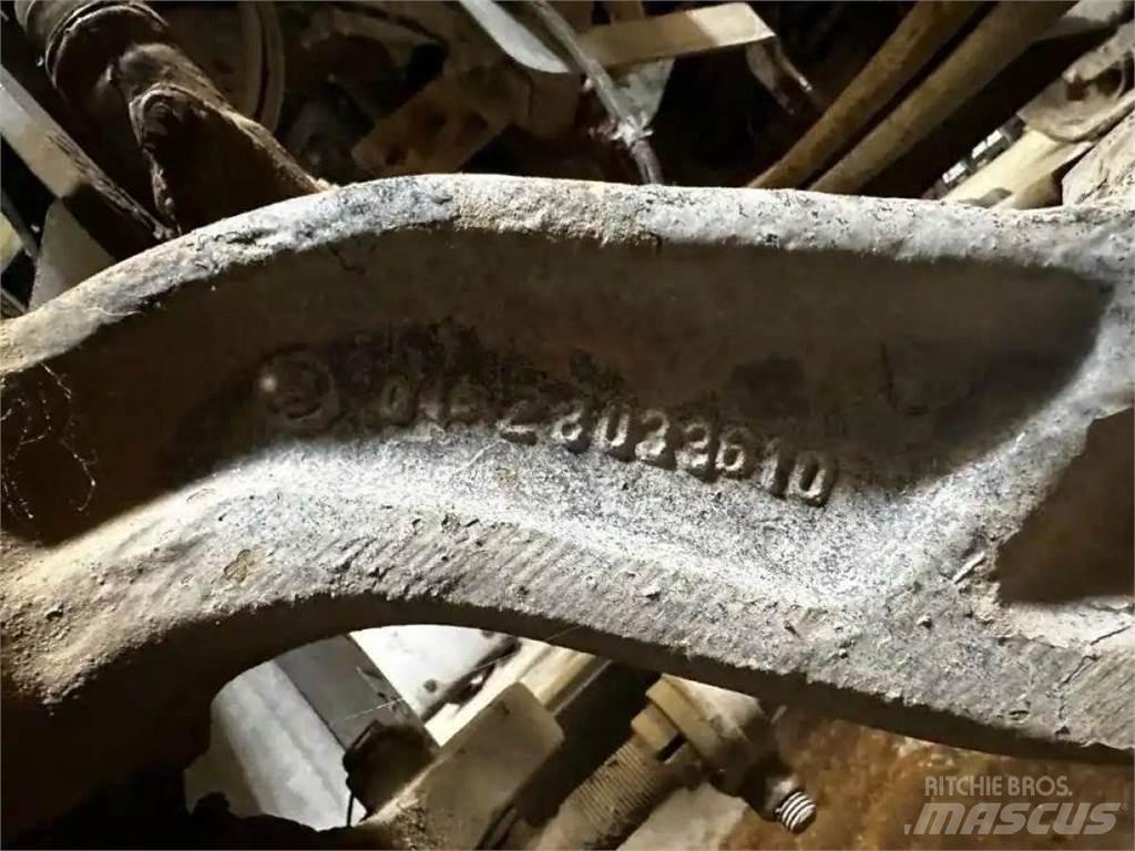  Dana 367 Sillad