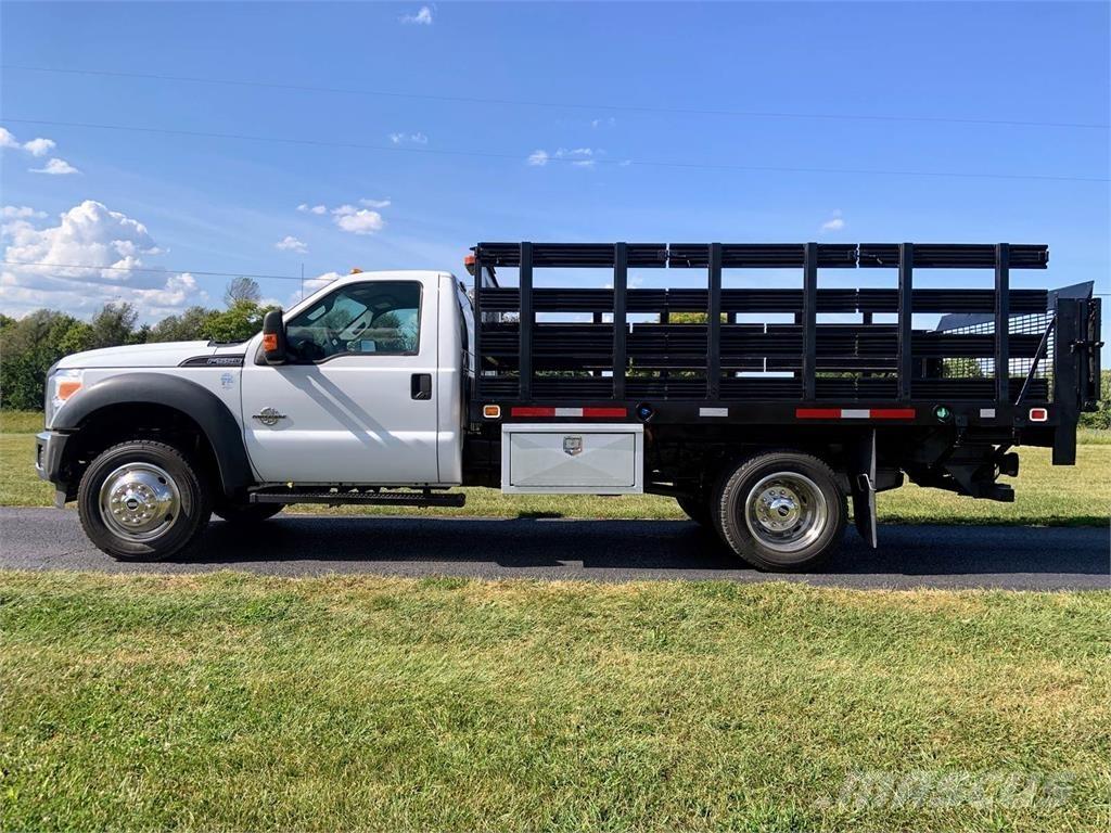 Ford 550 Loomaveokid