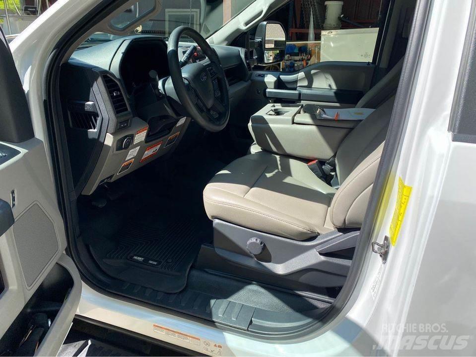 Ford F-450 Auto korvtõstukid