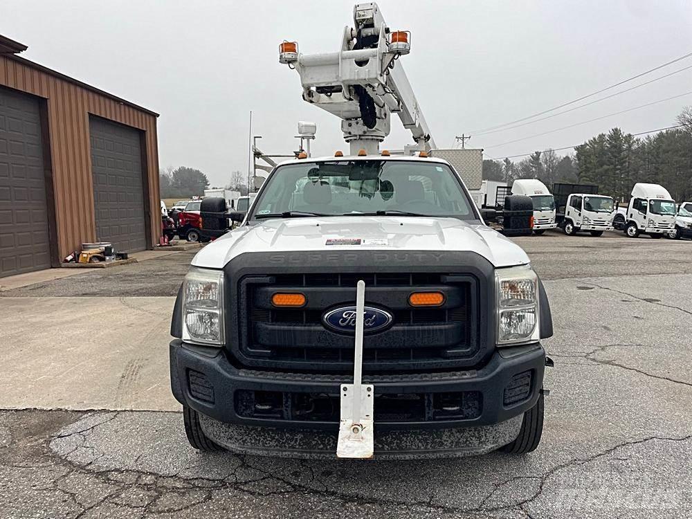 Ford F-450 Auto korvtõstukid