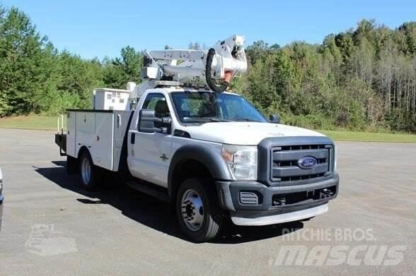 Ford F-550 Auto korvtõstukid