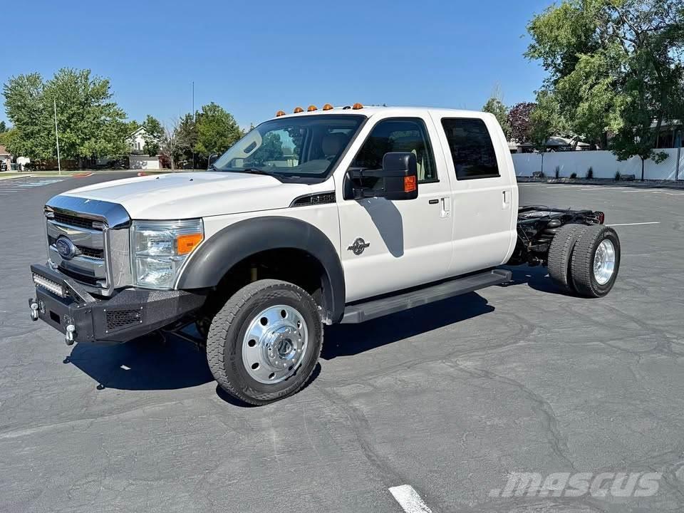 Ford F-550 Raamautod