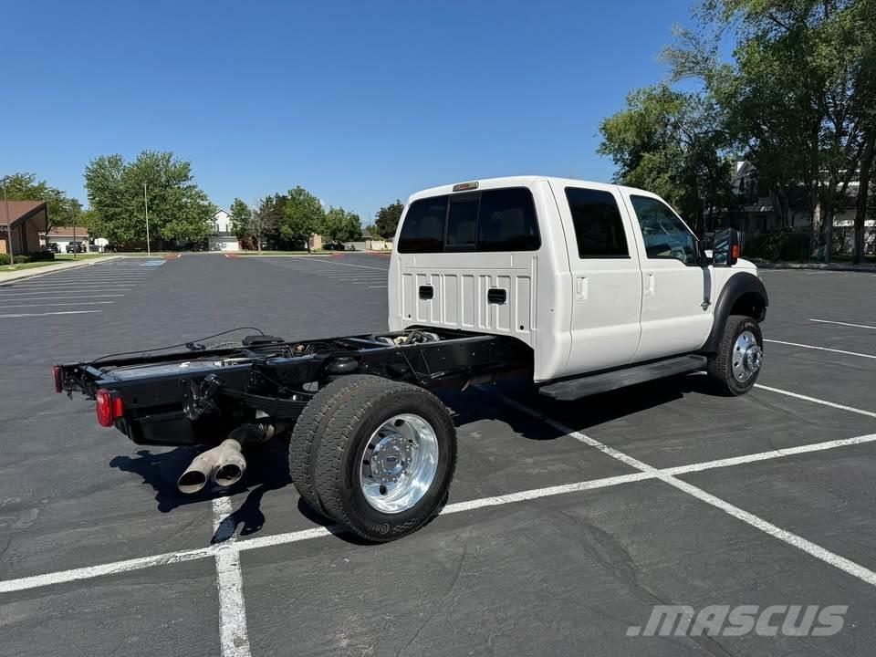Ford F-550 Raamautod