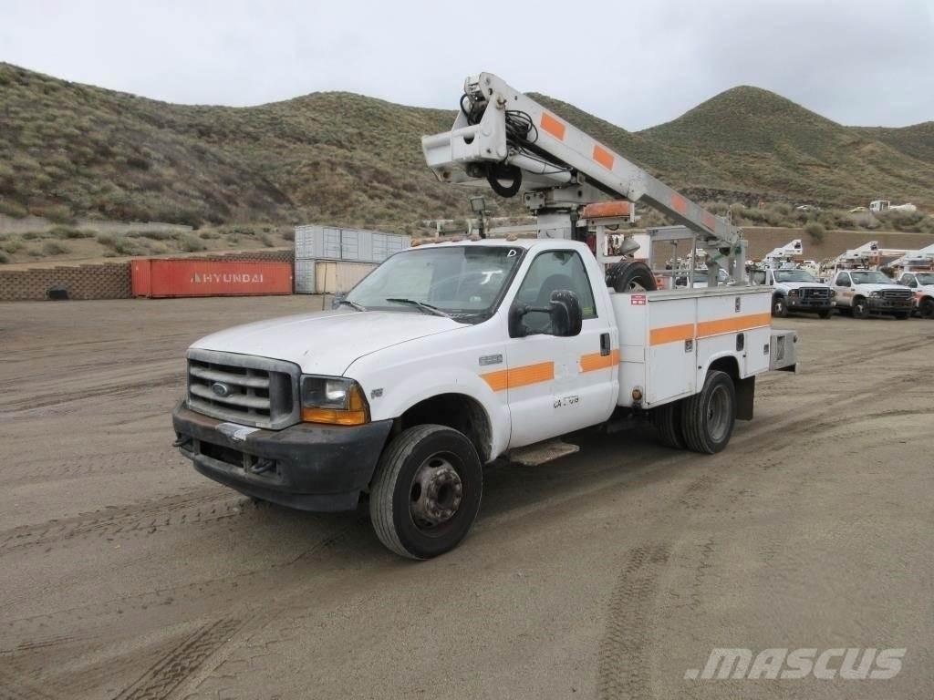 Ford F-550 Auto korvtõstukid