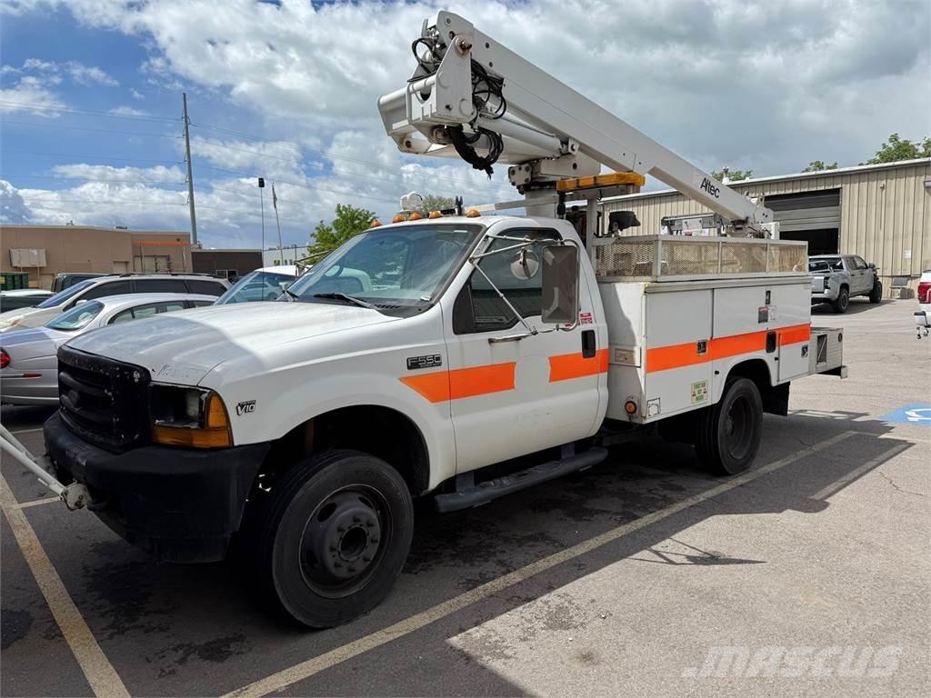 Ford F-550 Auto korvtõstukid