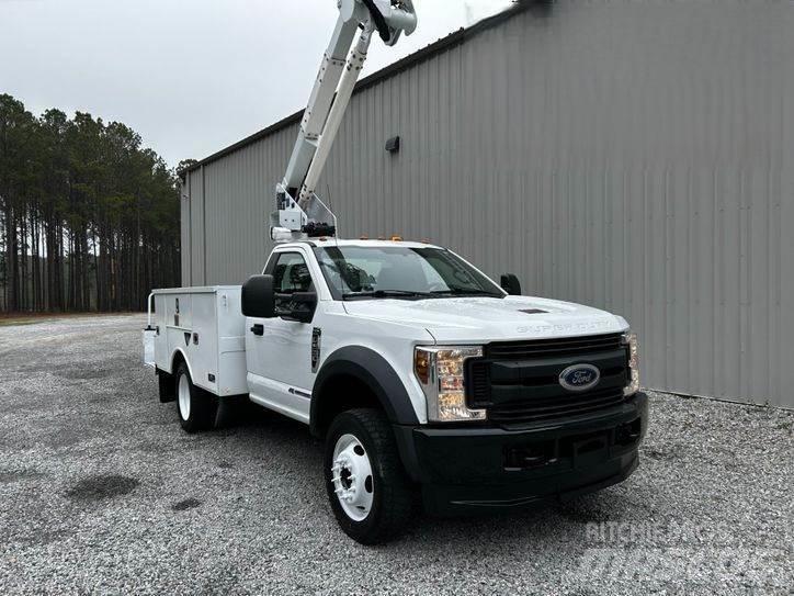 Ford F-550 Auto korvtõstukid
