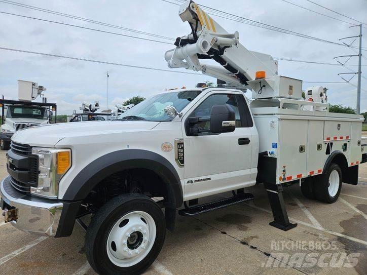 Ford F-550 Auto korvtõstukid