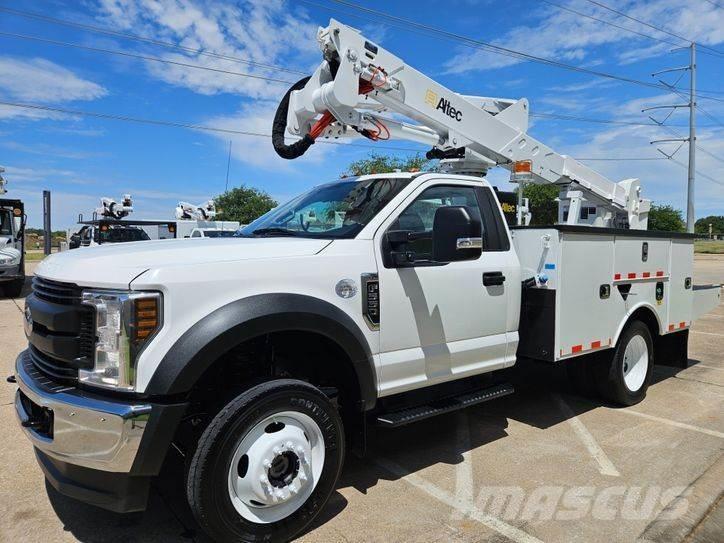 Ford F-550 Auto korvtõstukid