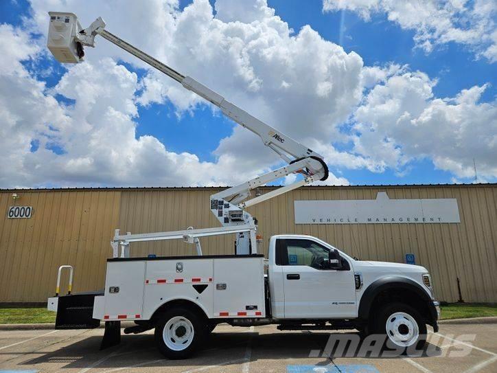 Ford F-550 Auto korvtõstukid