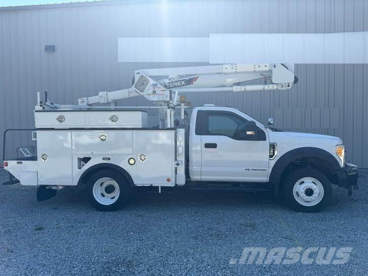 Ford F-550 Auto korvtõstukid