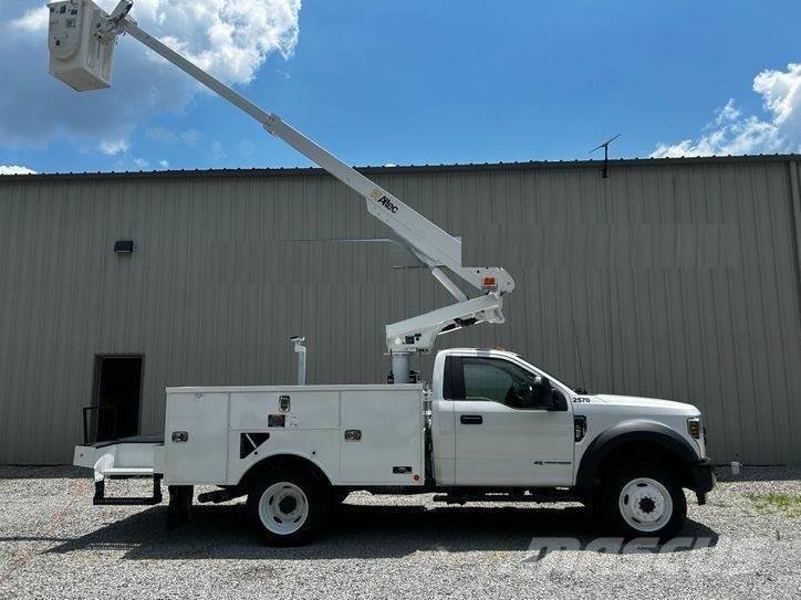Ford F-550 Auto korvtõstukid