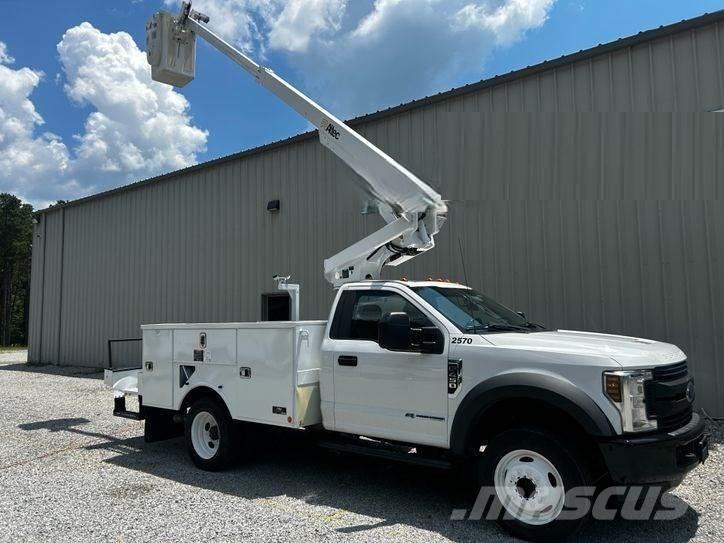 Ford F-550 Auto korvtõstukid