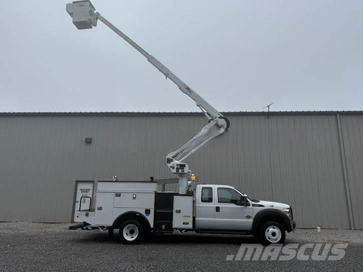 Ford F-550 Auto korvtõstukid