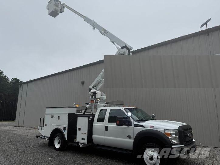 Ford F-550 Auto korvtõstukid