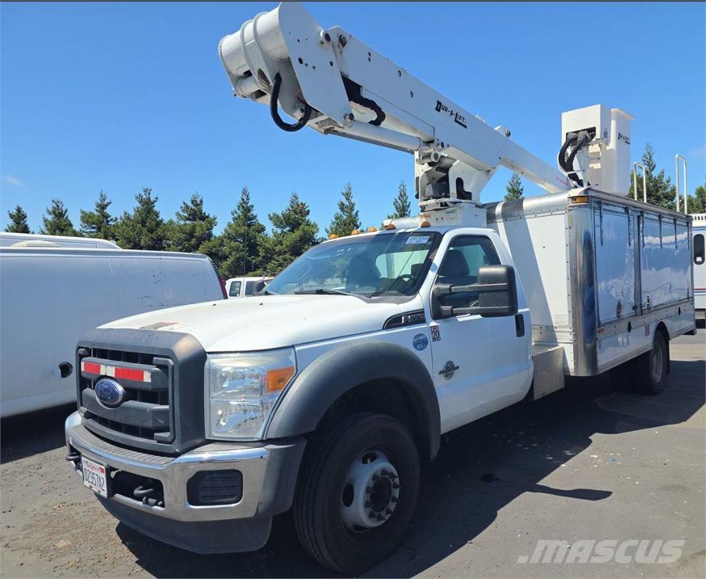 Ford F-550 Auto korvtõstukid