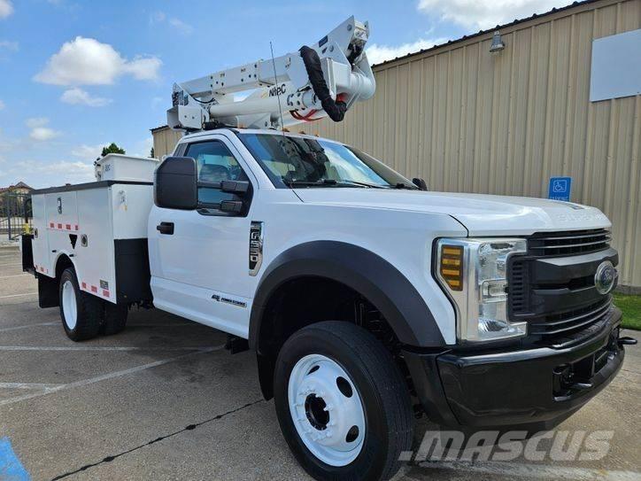 Ford F-550 Auto korvtõstukid