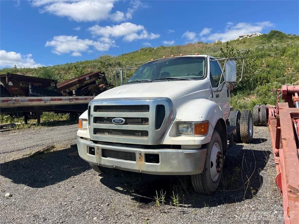 Ford F-650 Raamautod
