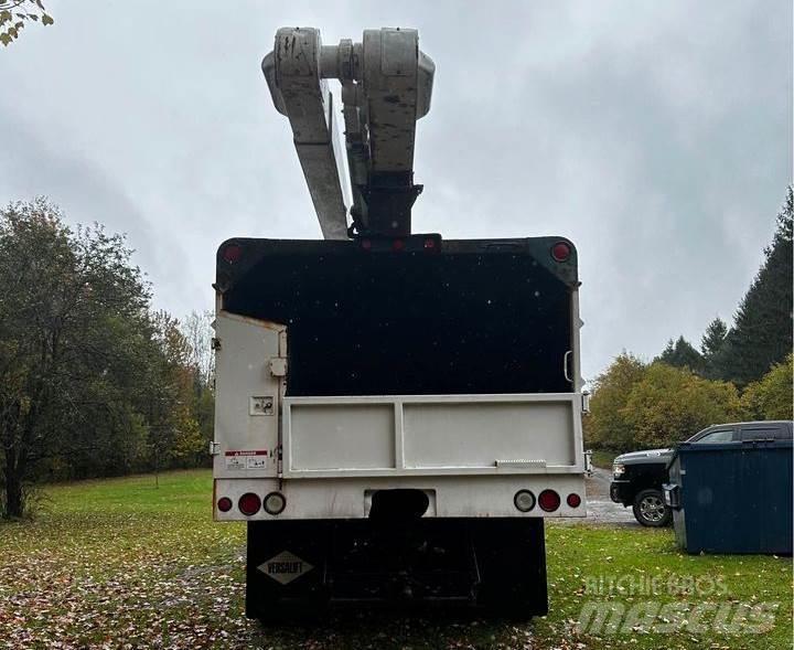 Ford F-750 Auto korvtõstukid