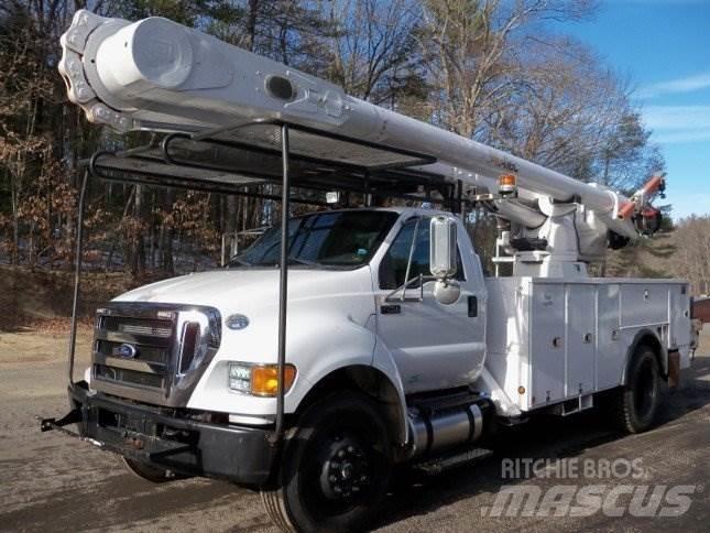 Ford F-750 Auto korvtõstukid