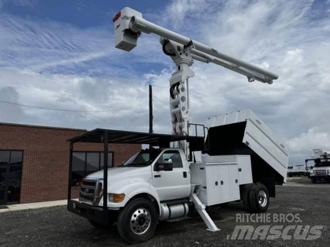 Ford F-750 Auto korvtõstukid