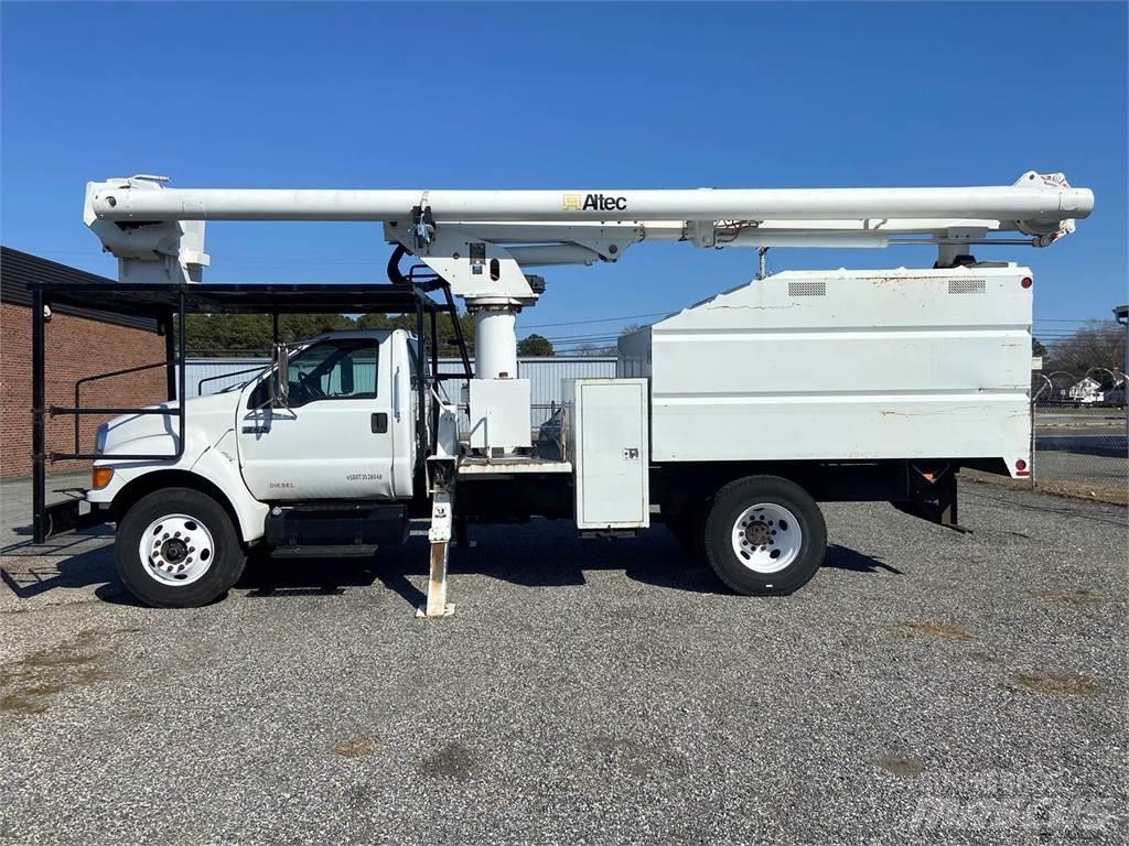 Ford F-750 Auto korvtõstukid