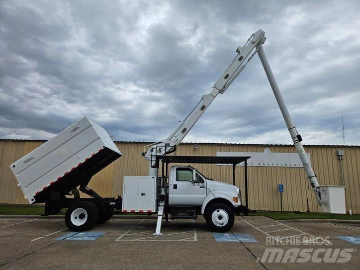 Ford F-750 Auto korvtõstukid