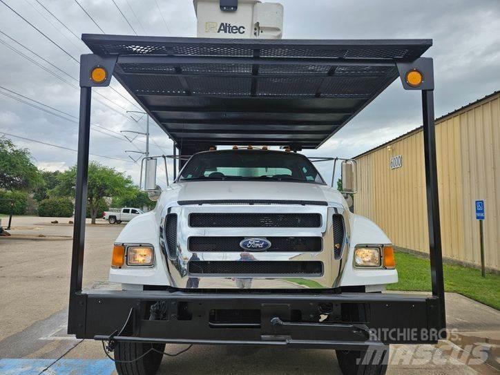 Ford F-750 Auto korvtõstukid