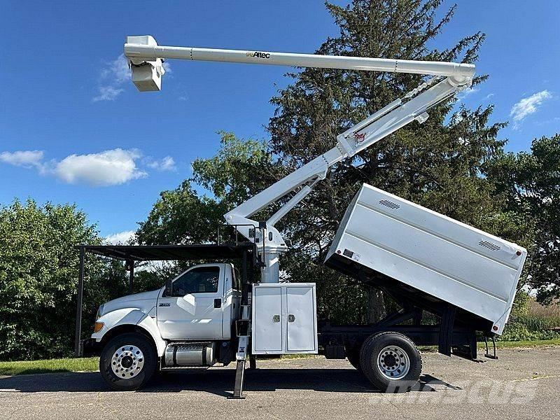 Ford F-750 Auto korvtõstukid