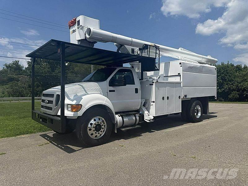 Ford F-750 Auto korvtõstukid