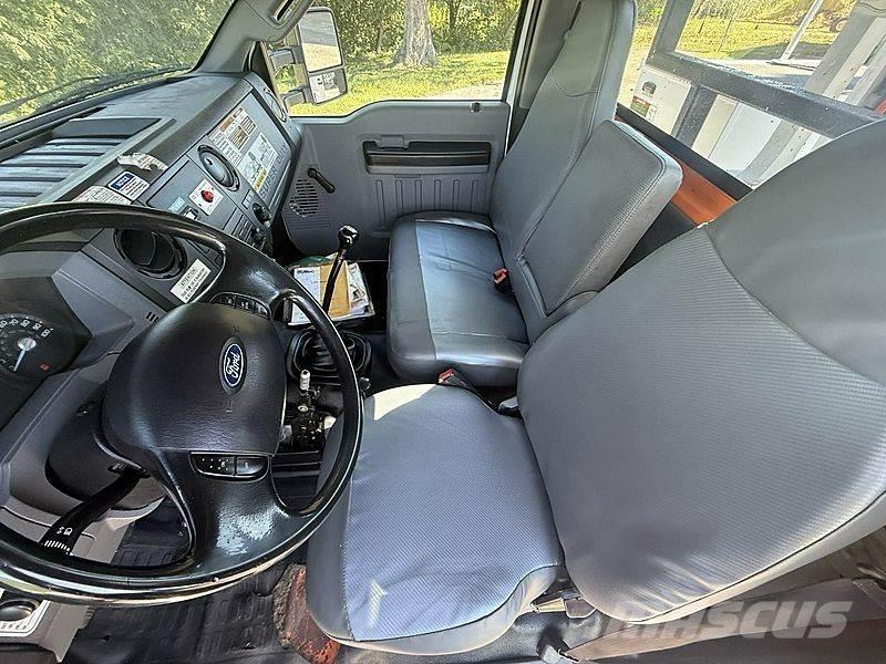 Ford F-750 Auto korvtõstukid