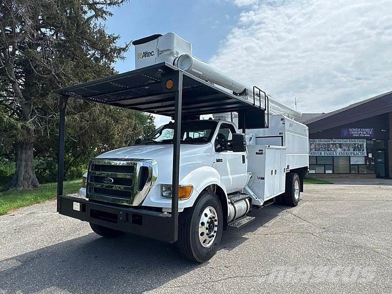 Ford F-750 Auto korvtõstukid