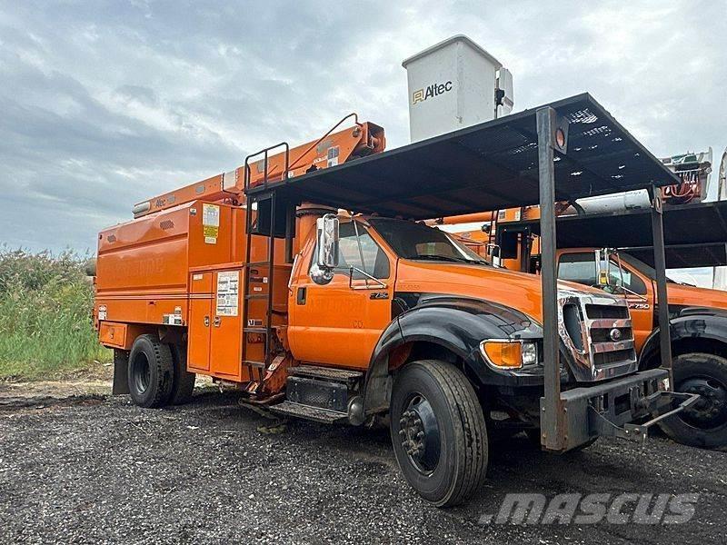 Ford F-750 Auto korvtõstukid