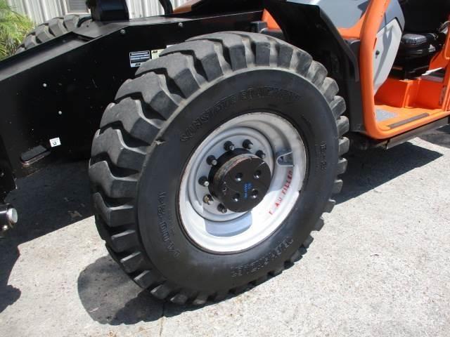 JLG 1055 Teleskooplaadurid