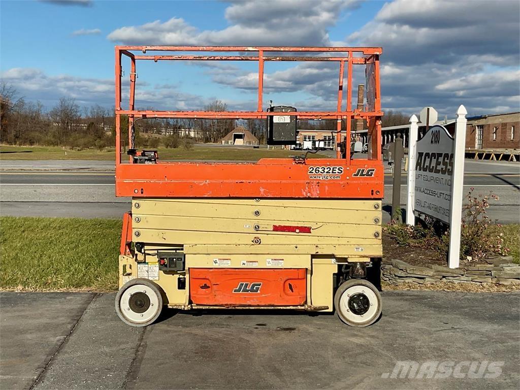 JLG 2632ES Käärtõstukid
