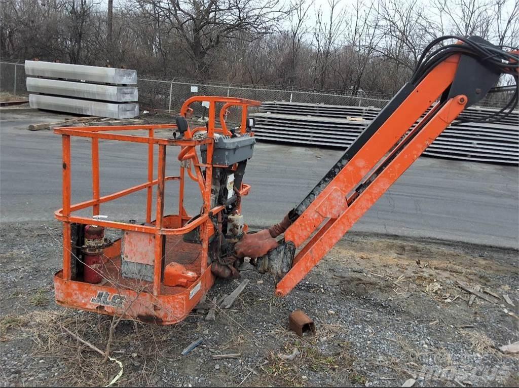 JLG 600AJ Iseliikuvad poomtõstukid
