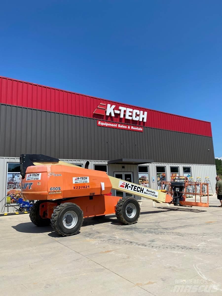 JLG 600S Teleskoop poomtõstukid